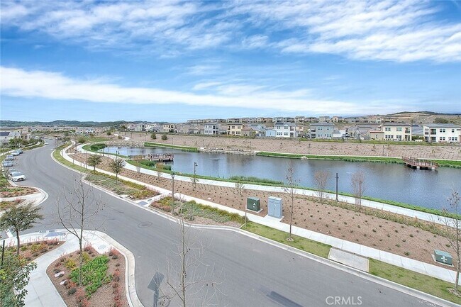 Building Photo - 6 Crown Point Dr