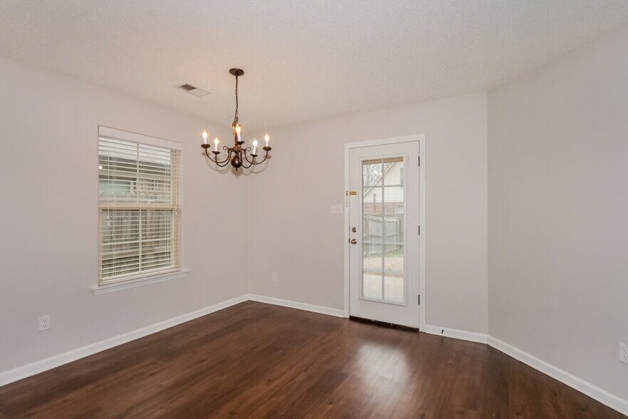 Building Photo - 9455 Darren Cir S