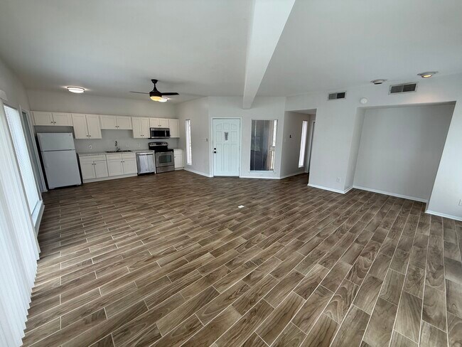 Building Photo - April Villas Triplex