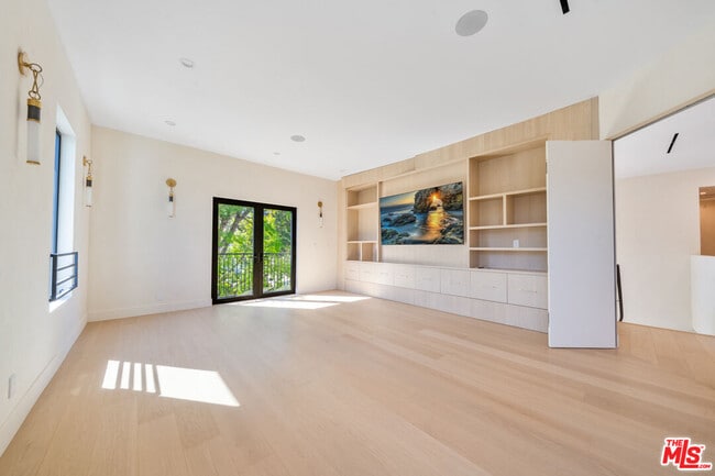 Building Photo - 12001 Crest Ct