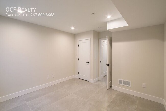 Building Photo - 2147 N Franklin St