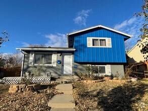 Building Photo - Cozy Tri-Level Home in Thornton! AVAILABLE...