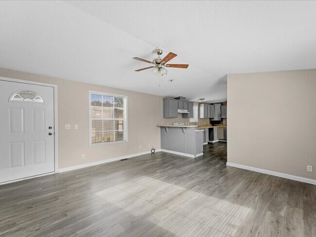 Building Photo - 3911 County Rd 183