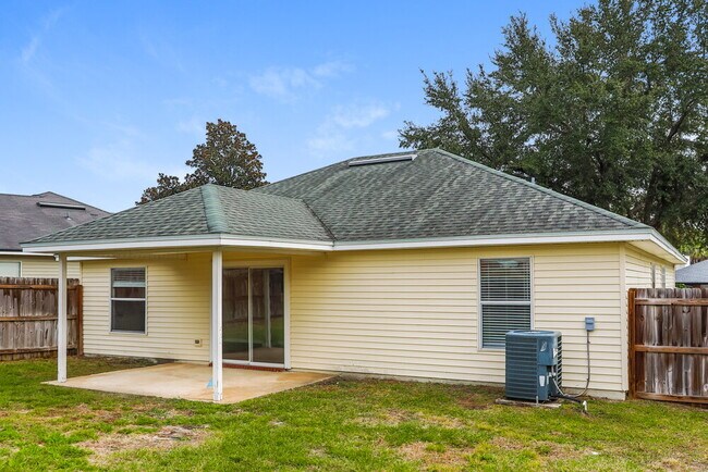 Building Photo - 1864 Creekview Dr