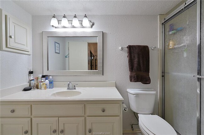 Building Photo - 2800 Longmire Dr