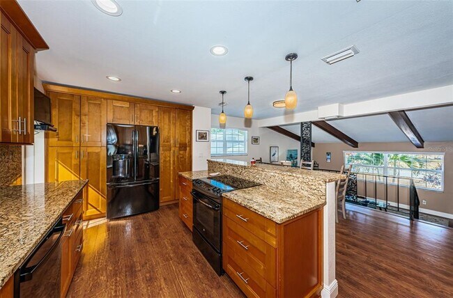 Building Photo - 13556 Bellewood Ave