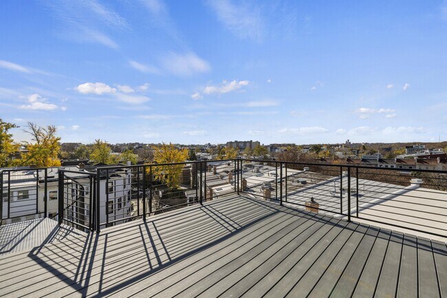 Building Photo - 1242 Quincy St NW