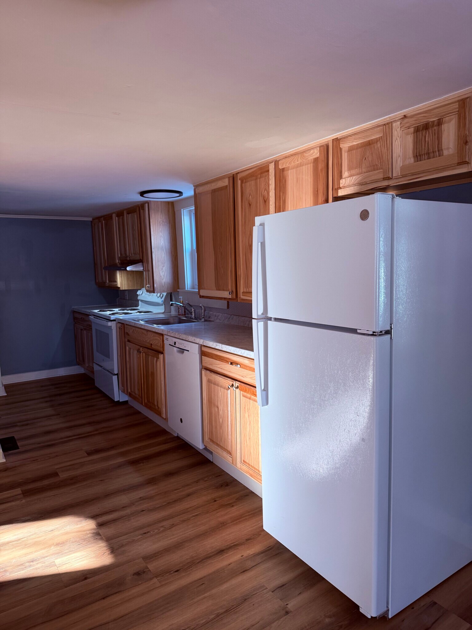 Kitchen - 514 Elm St