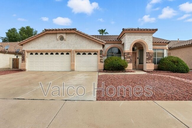 Building Photo - 8338 W Rose Ln