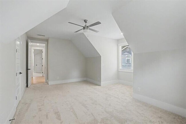 Building Photo - 133 W Putnam Ferry Rd