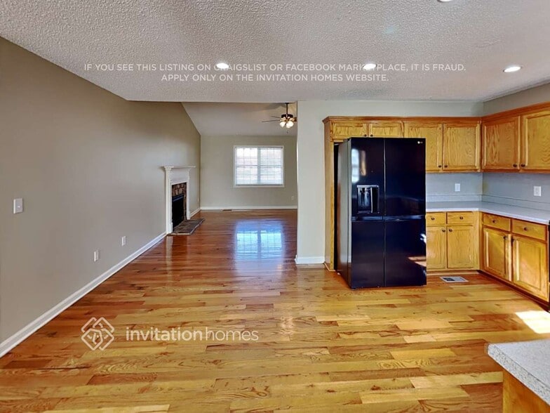 Building Photo - 25 Hedgerow Ct SE