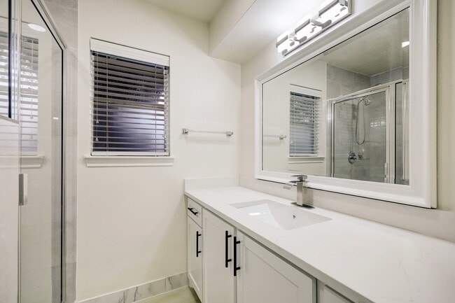 Building Photo - 5506 Bent Bough Ln