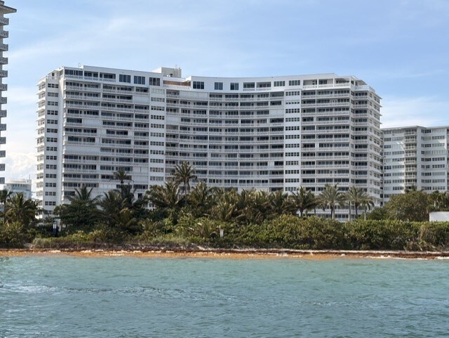 Building Photo - 2000 S Ocean Dr