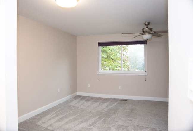 Building Photo - 10331 Bushman Dr