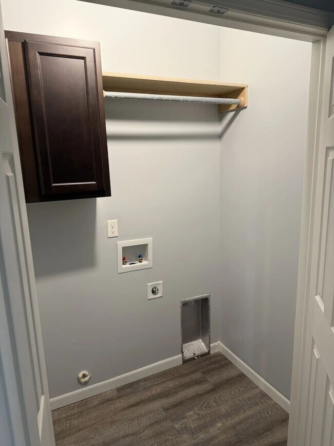 Building Photo - 10610 E Conifer St