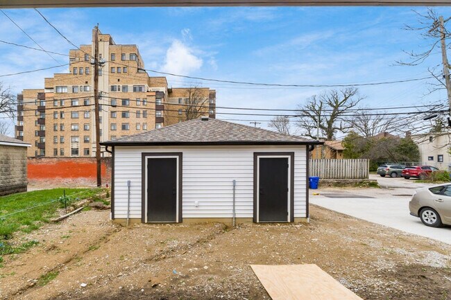 Building Photo - 1442 Madison Ave