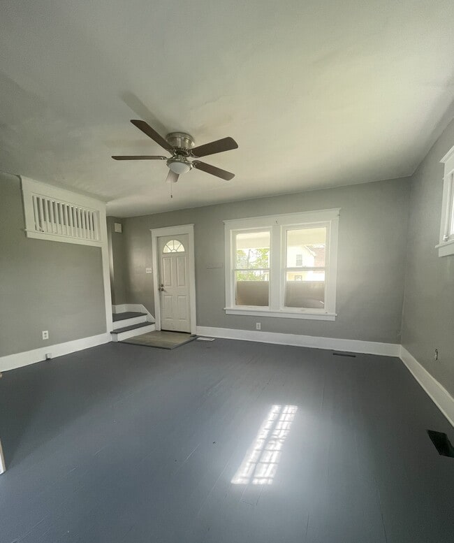 Building Photo - 554 Lucas St