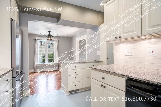 Building Photo - 3026 Harvest Ave SW