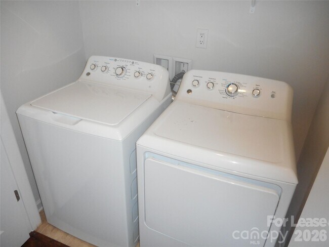 Building Photo - 5522 Harris Cove Dr