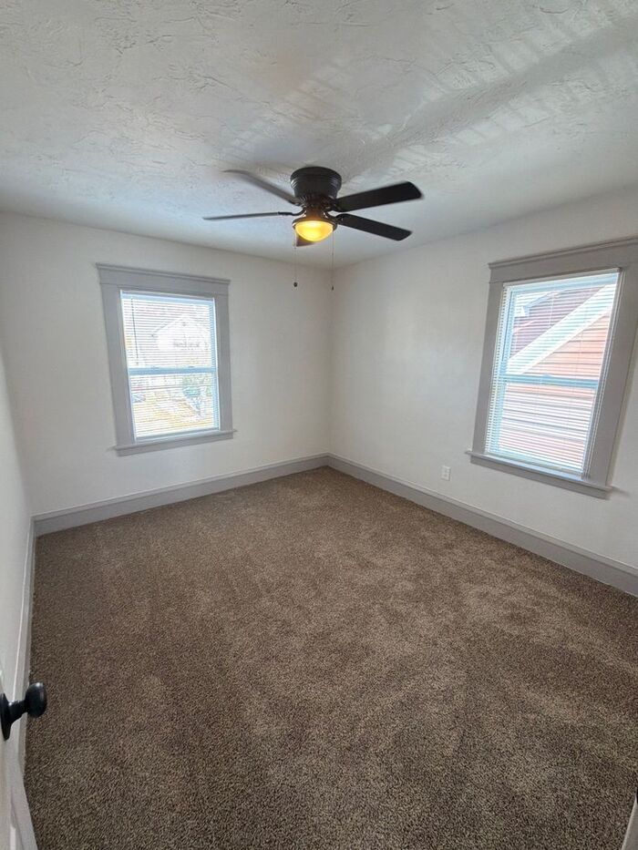 Building Photo - 1927 Merl Ave