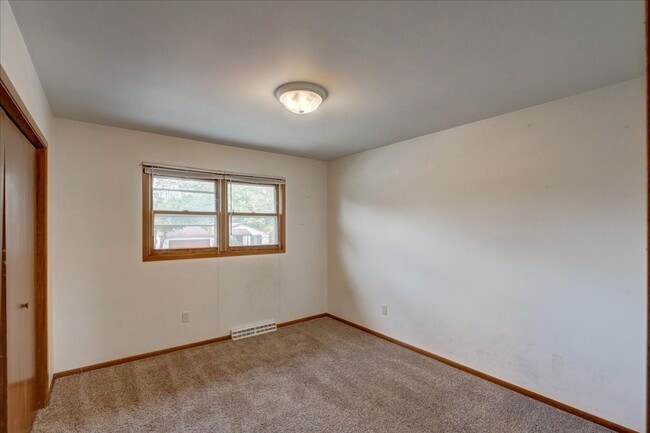 Building Photo - 1329/1331 S Thompson Dr