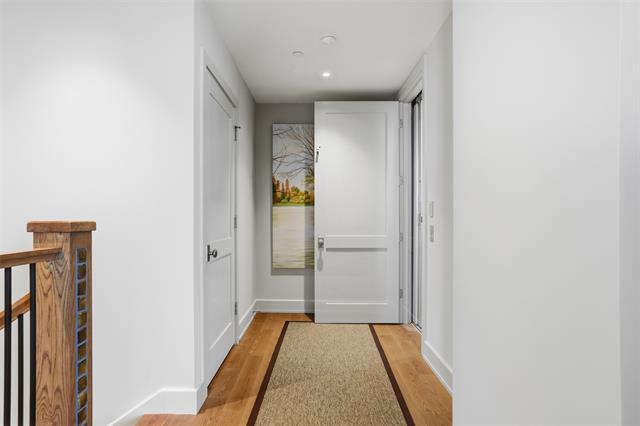 Building Photo - 500 Throckmorton St