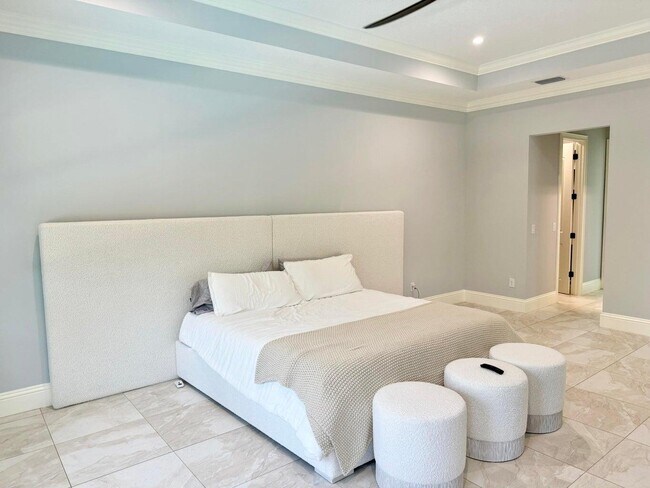 Building Photo - 134 SE Fiore Bello