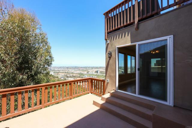 Building Photo - 4960 Vista Pl