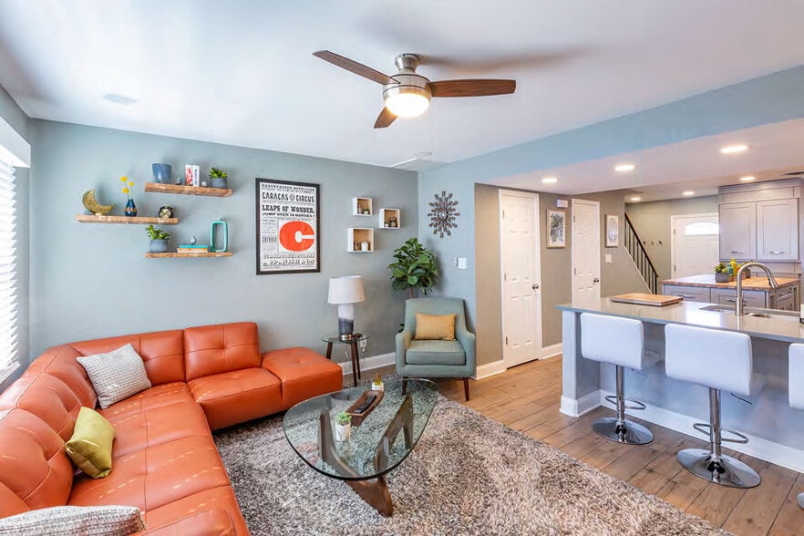 Living room toward kitchen - 3000 Golden Rd