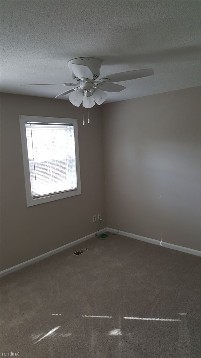 Building Photo - 2 br, 1.5 bath Condo - 6301 New Market