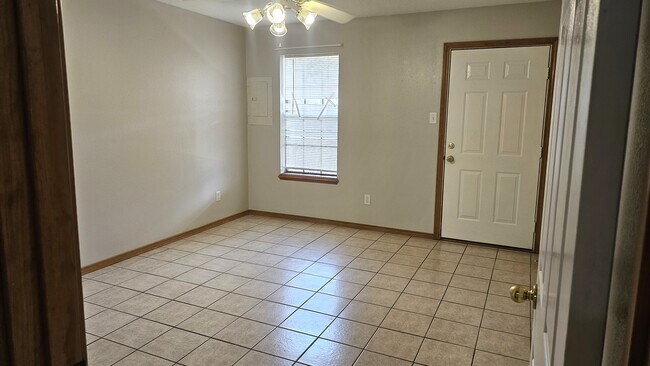 Master view 1 - 5121 Galloping Way