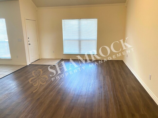 Building Photo - Surrey Ridge Duplex