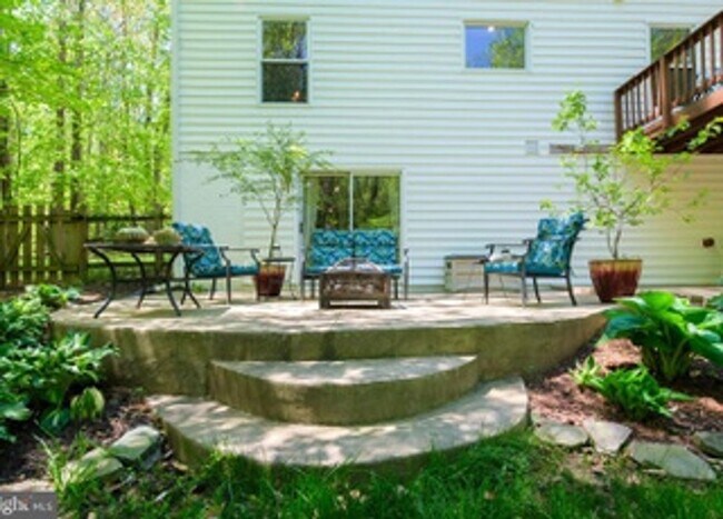 Building Photo - 391 Windermere Dr