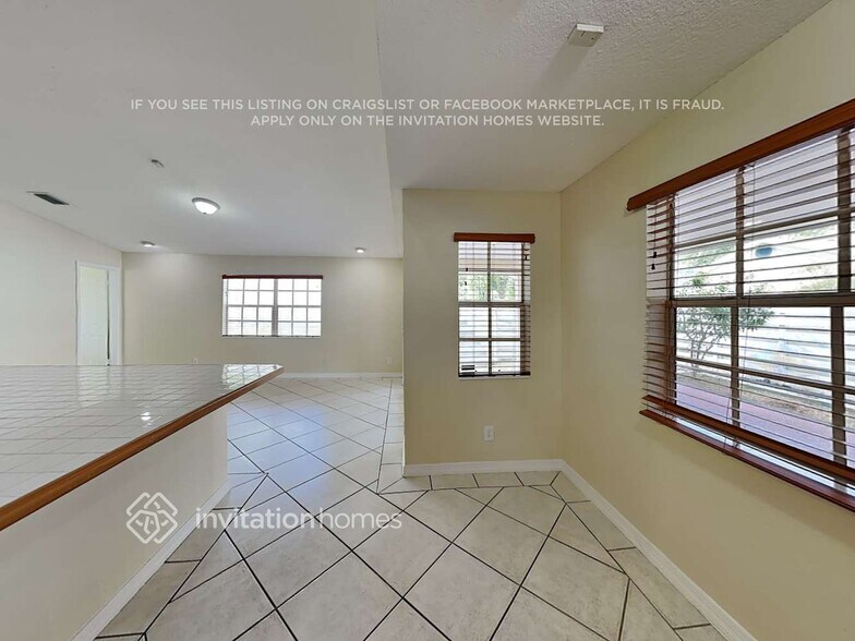 Building Photo - 14915 SW 139th Pl