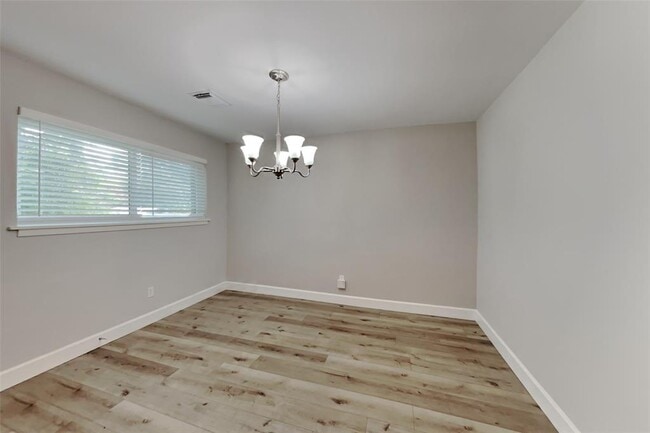 Building Photo - 3434 Hickory Hollow Rd