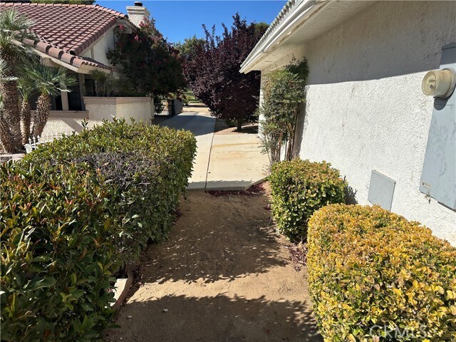 Building Photo - 14767 Greenbriar Dr