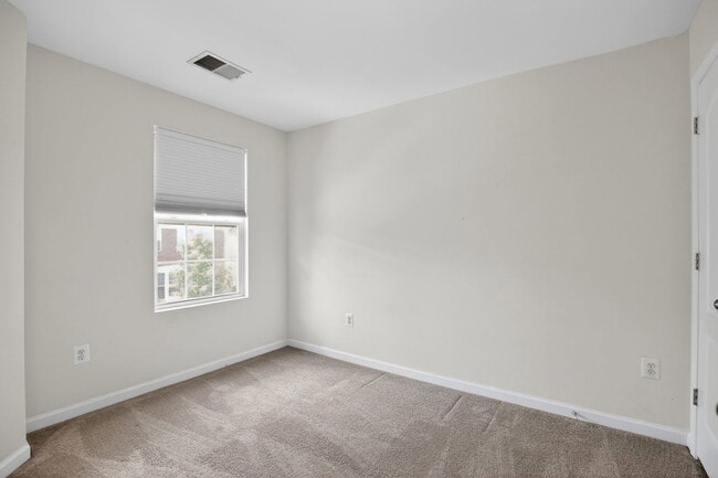 Building Photo - 2864 Hedgerow Pl