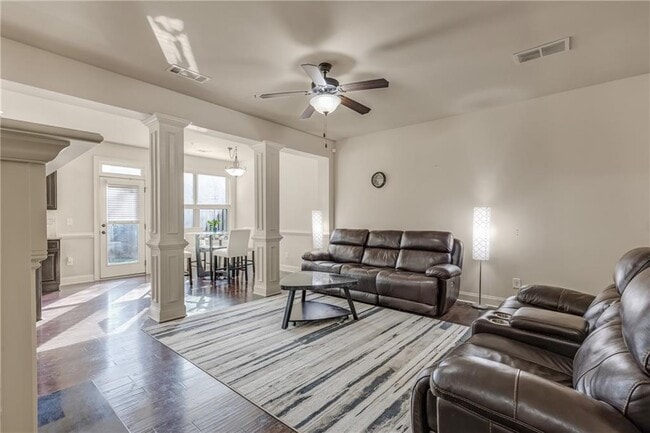 Building Photo - 2309 Oakton Pl