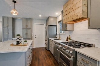 Building Photo - 6109 Merriwood Dr