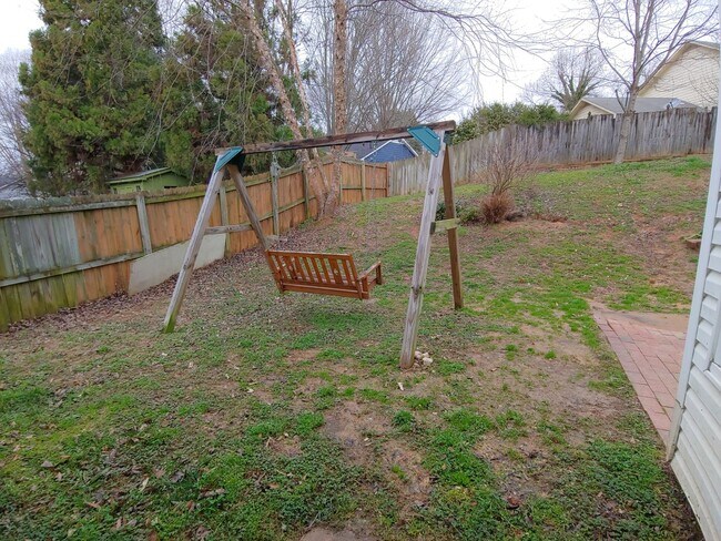 Building Photo - Available Now! Beautiful 2 story 3 bed, 2.5 bath home in the Cardinal Area!