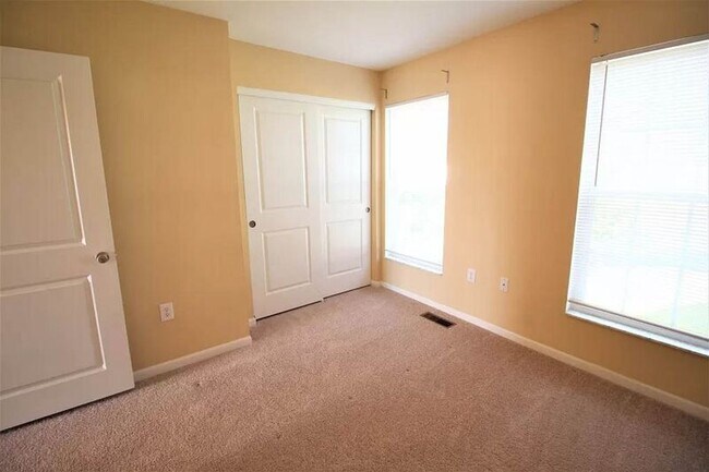 Building Photo - 5549 Bow Falls Blvd