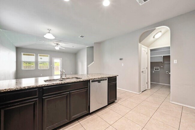 Building Photo - 374 Wincliff Dr
