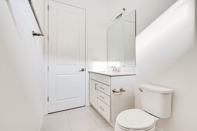 Building Photo - Luxurious Solar Powered 4 Bedroom, 3 Bath ...