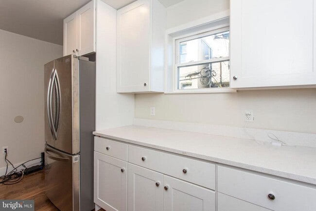 Building Photo - 2009 Oakford St