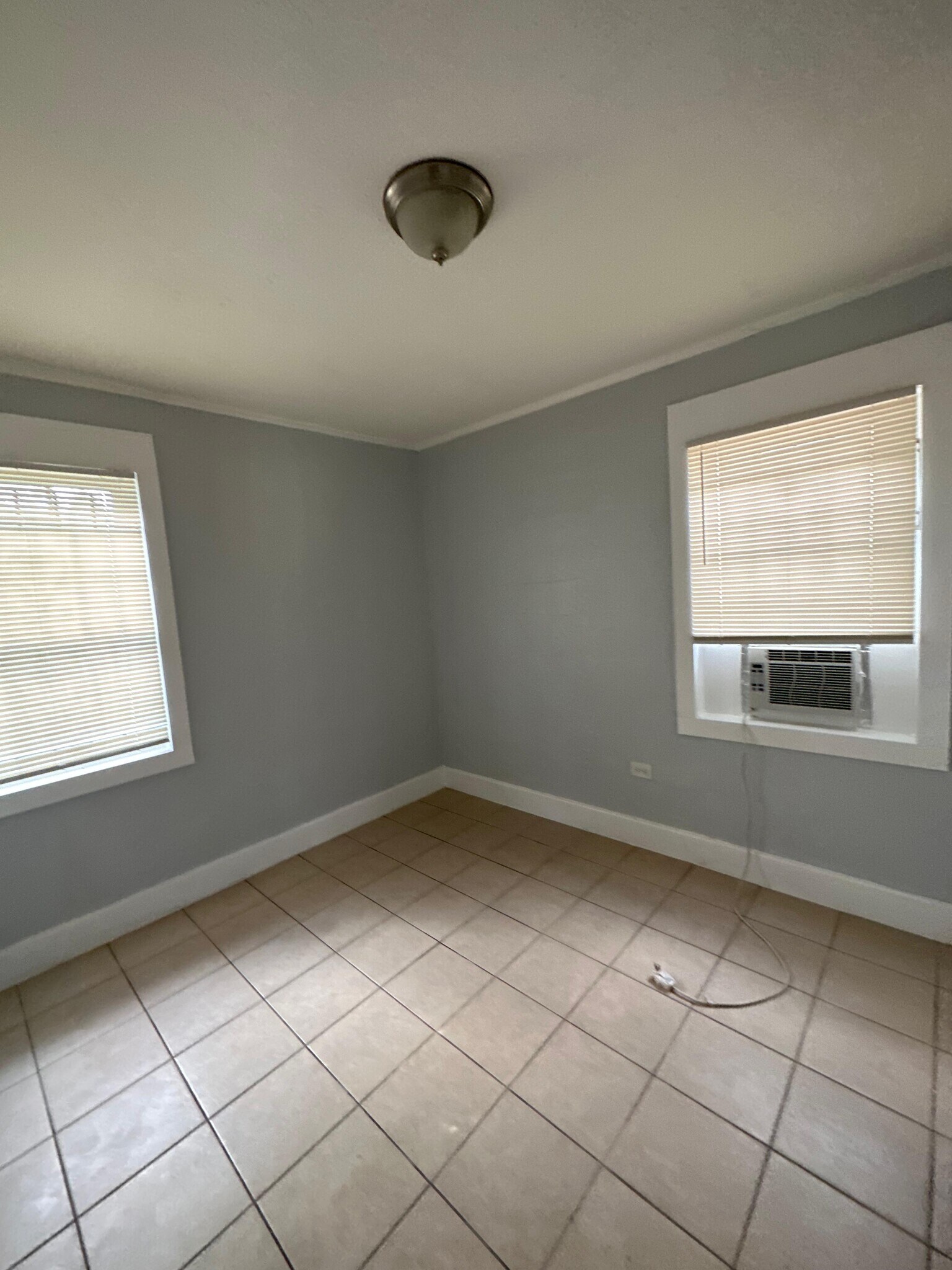 Building Photo - 2534 Moncrief Rd