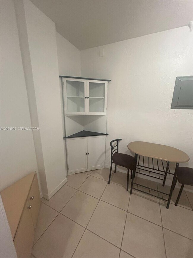 Building Photo - 6950 Miami Gardens Dr