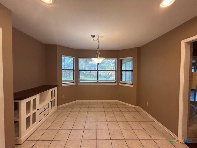 Building Photo - 826 Timber Dr