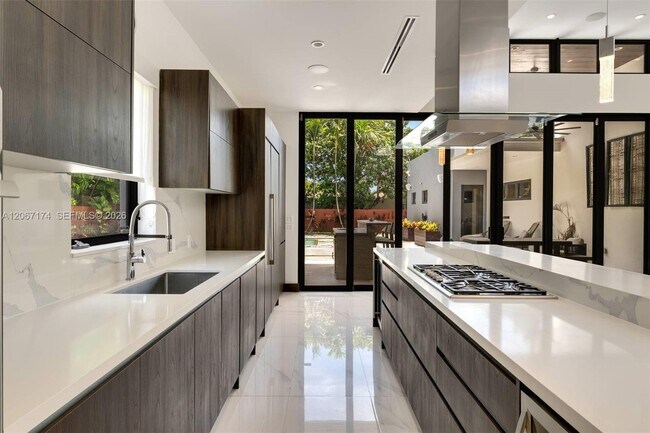 Building Photo - 15315 SW 84th Ave