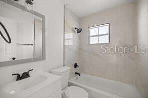 Building Photo - 411 NE 26th Ct