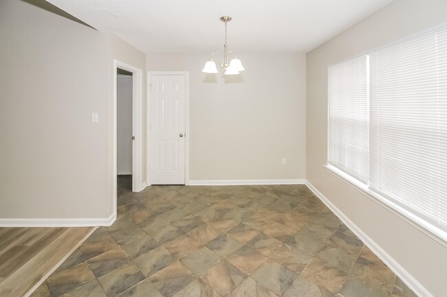 Building Photo - 4391 English Pecan Cove